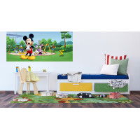 Dětská fototapeta DISNEY - Mickey Mouse s kamarády na hřišti - 202x90 cm