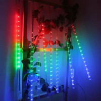 Světelná závěsná girlanda padající sníh - 36 LED 50 cm - vícebarevná
