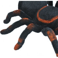 Strašidelná tarantule na dálkové ovládání
