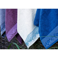Bavlněný ručník GARDEN - 70x140 cm - 500g/m2 - fialový