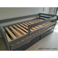 Dětská postel z masivu borovice TOMÁŠ s přistýlkou a šuplíky - 200x90 cm - grafit/šedá