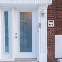 LED solární lampa s číslem domu - stříbrná