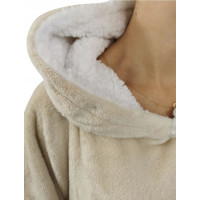 Mikinová deka s ozdobným lemem - béžová