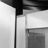 Sprchový kout LIMA 80x80 cm s vaničkou z litého mramoru - chrom/sklo Čiré - posuvné dveře - rohový vstup