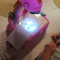 Projektor na kreslení - růžový
