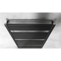Aqualine TONDI otopné těleso rovné 600x1330 mm, středové připojení, černá mat DT486T