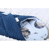 Oboustranná zavinovačka pro miminka 80x80 cm BABYMAM PREMIUM - Medvídci ve vesmíru s tmavě modrou minky