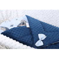 Oboustranná zavinovačka pro miminka 80x80 cm BABYMAM PREMIUM - Medvídci ve vesmíru s tmavě modrou minky