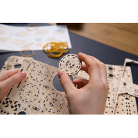 Ugears 3D dřevěné mechanické puzzle NASA, Lunární vozítko