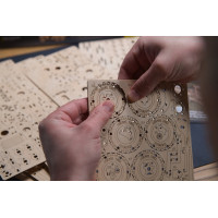 Ugears 3D dřevěné mechanické puzzle Nákladní auto CARGO