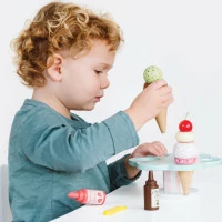 Le Toy Van Set se zmrzlinou Carlos