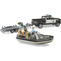 Bruder RAM Policejní auto s člunem a se dvěma figurkami
