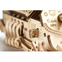 Ugears 3D dřevěné mechanické puzzle U9 Auto (Grand Prix)