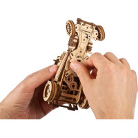 Ugears 3D dřevěné mechanické puzzle The Hot Rod Furious