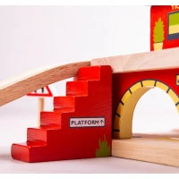 Bigjigs Rail Nádraží nad cestou