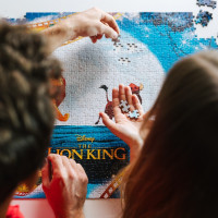 TREFL Puzzle Premium Plus Iconic Moments: Lví král 1000 dílků