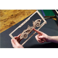 Ugears 2.5D dřevěné mechanické puzzle Roadster MK3