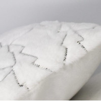 Povlak na polštář SPARKLE Stromečky - imitace kožešiny - 45x45 cm - bílý/stříbrný