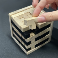 Dřevěné puzzle - Kostka - přírodní/černá