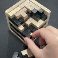 Dřevěné puzzle - Kostka - přírodní/černá