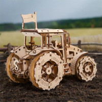 UGEARS 3D puzzle Traktor vítězí 272 dílků