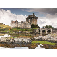RAVENSBURGER Puzzle Impozantní hrady a zámky: Eilean Donan Castle, Velká Británie 1000 dílků