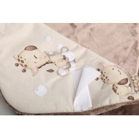 Plyšová zavinovačka s kapucí BABYMAM do autosedačky - Béžová žirafa/cappuccino