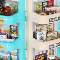 Pokladna v supermarketu s nákupním vozíkem