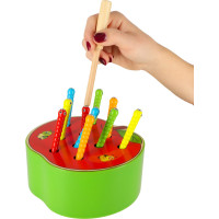 Magnetická dřevěná hra - Housenky v jablku