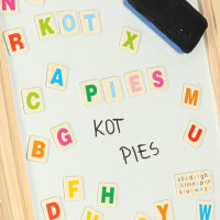 Oboustranná magnetická tabule s doplňky - 38x37x90 cm