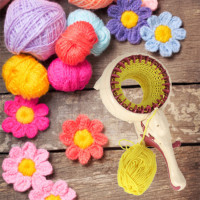 Pletací stroj s příslušenstvím