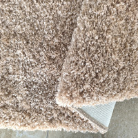 Moderní koberec SHAGGY CAMIL - karamelový