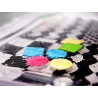 Nafukovací vodní podložka s kontrastními černobílými vzory - 65 cm x 50 cm