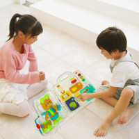 Smyslový manipulační Montessori kufřík se světlem a zvuky - Medvídek