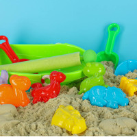 Sada formiček na písek Loď se stříkací pistolí - 12 kusů