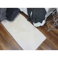 Kusový koberec CHRISTIANIA - bílý - imitace králičí kožešiny