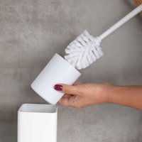 WC štětka - bílá s bambusem