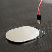 Vestavná zásuvka do desky s posuvnou krytkou - 1 zásuvka + USB - stříbrná