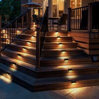 Zahradní LED solární lampa na zábradlí nebo schody s automatickým zapnutím