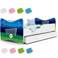 SKLADEM: Dětská postel KEVIN se šuplíkem - 140x70 cm - FOTBALOVÝ STADION - bílá + matrace