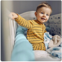 Chránič na dětskou postel pletený do copu RICO 300 cm - modrý
