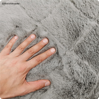 Kusový koberec OSLO TX pikovaný - světle šedý - imitace králičí kožešiny