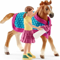 SCHLEICH Horse Club® 42361 Hříbě s dívkou a příslušenstvím