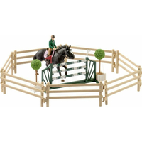 SCHLEICH Horse Club® 42389 Jezdecká škola s jezdci a koňmi