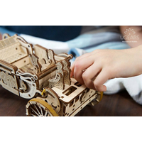 UGEARS 3D puzzle Královský kočár 290 dílků