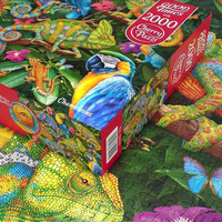 CHERRY PAZZI Puzzle Úžasní chameleoni 2000 dílků