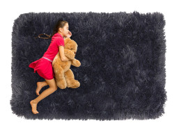 Plyšový dětský koberec MAX TMAVĚ ŠEDÝ.