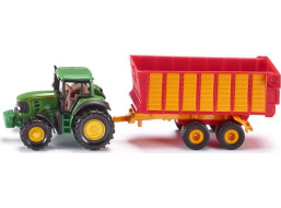 Traktor John Deere s přívěsem na siláž