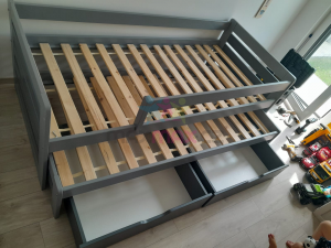 Dětská postel z masivu borovice TOMÁŠ II s přistýlkou a šuplíky - 200x90 cm - grafit/šedá