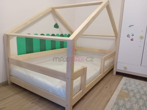 Dětská domečková postel z masivu 200x120 cm LUCKY s pevnými bočnicemi